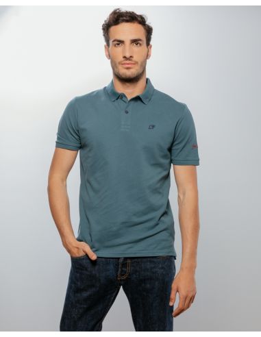 Polo uomo con logo ricamo lato cuore e frase sul braccio